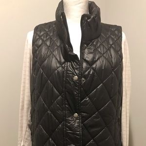 A pea in the pod black puffer maternity vest